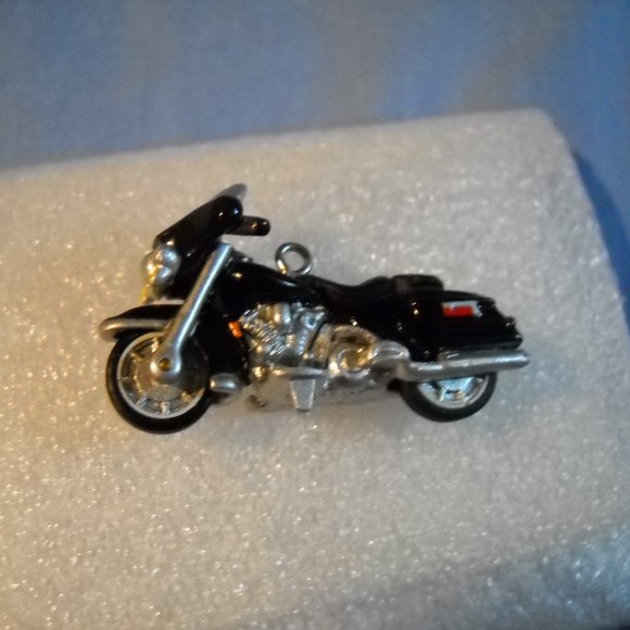 1999 Hallmark Mini Ornament Harley-Davidson - 1998 Electra-Glide Motorcycle #1 - Picture 4 of 6